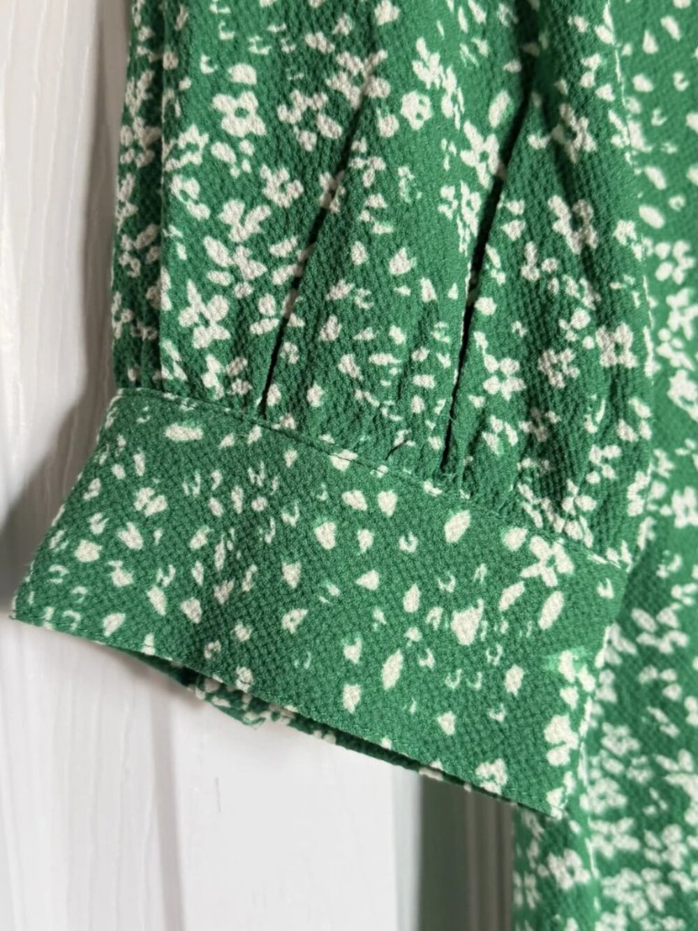 DKNY Floral Print Ruched Front 3/4 Sleeve Green Midi Dress Size 4 - Picture 6 of 14